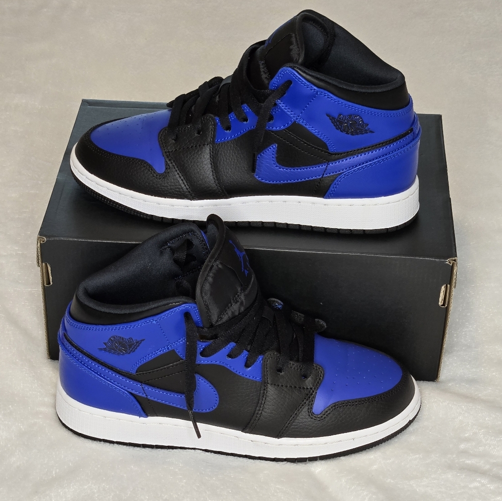 Jordan 1 Mid Grade School (6Y) Black/Hyper Royal-White